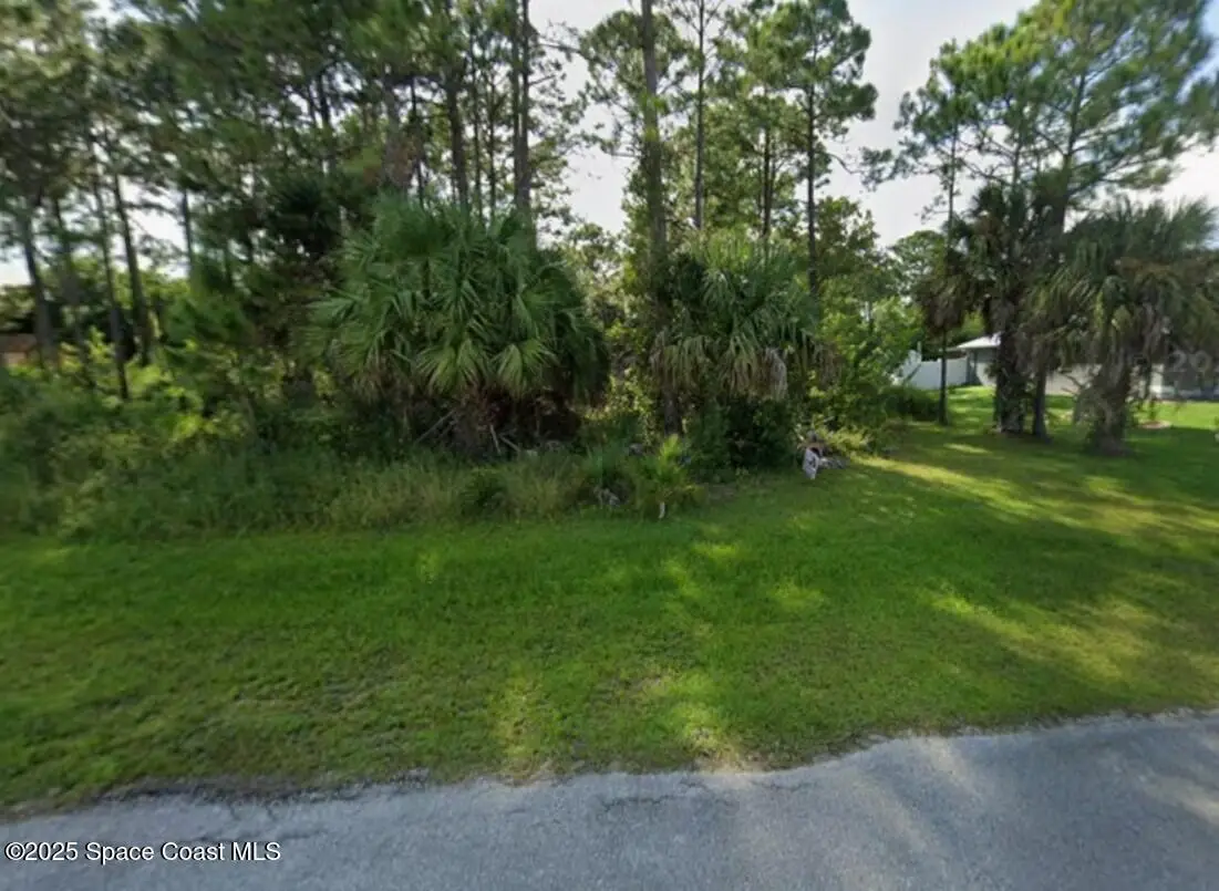 718 Daniels Avenue Sw, Palm Bay, FL 32908 - Image #1