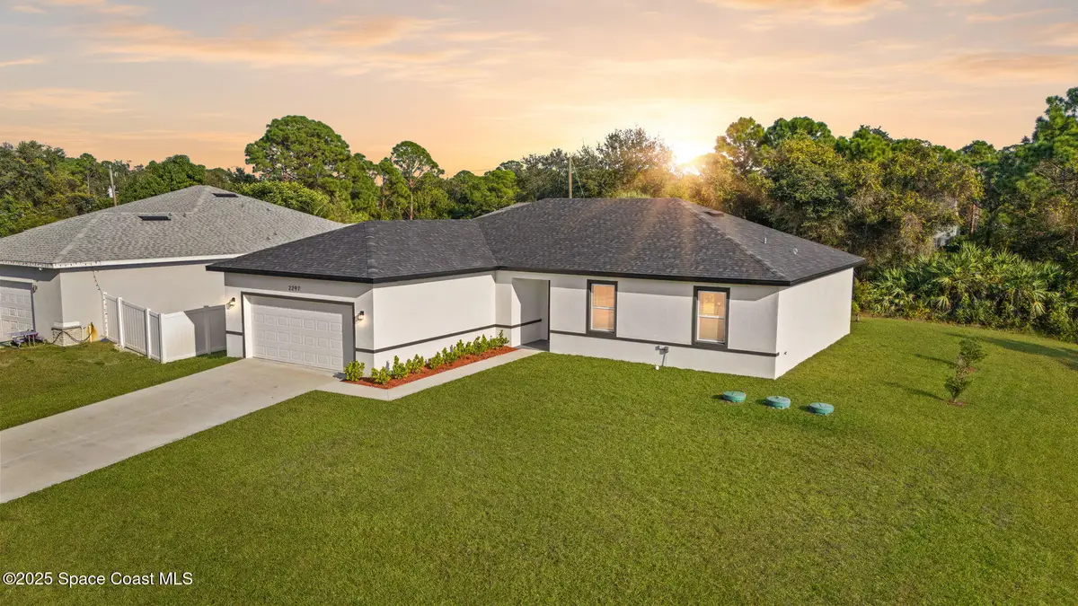 2297 Wagonwheel Avenue Se, Palm Bay, FL 32909 - Image #1