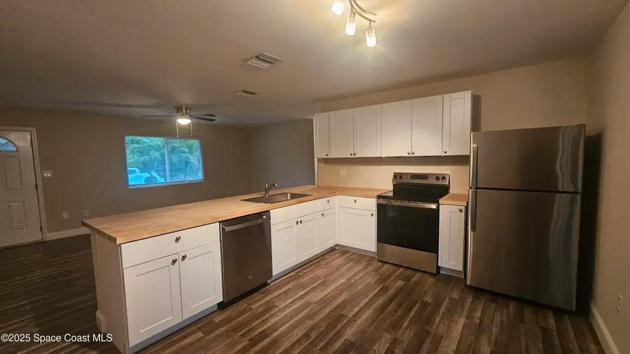 1520 Lucky Street Nw, Palm Bay, FL 32907 - Image #2