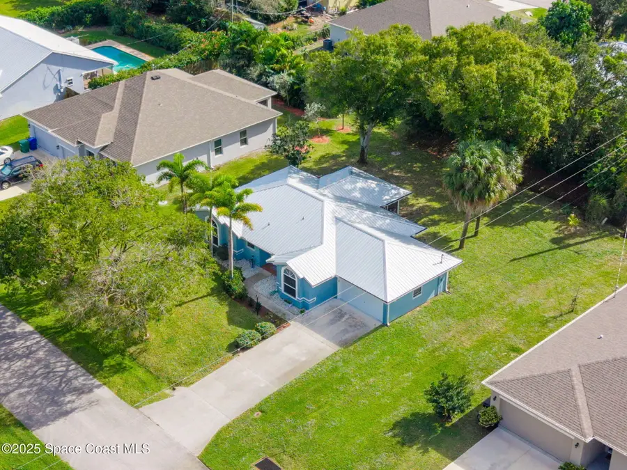 441 Avocado Avenue, Sebastian, FL 32958 - Image #2