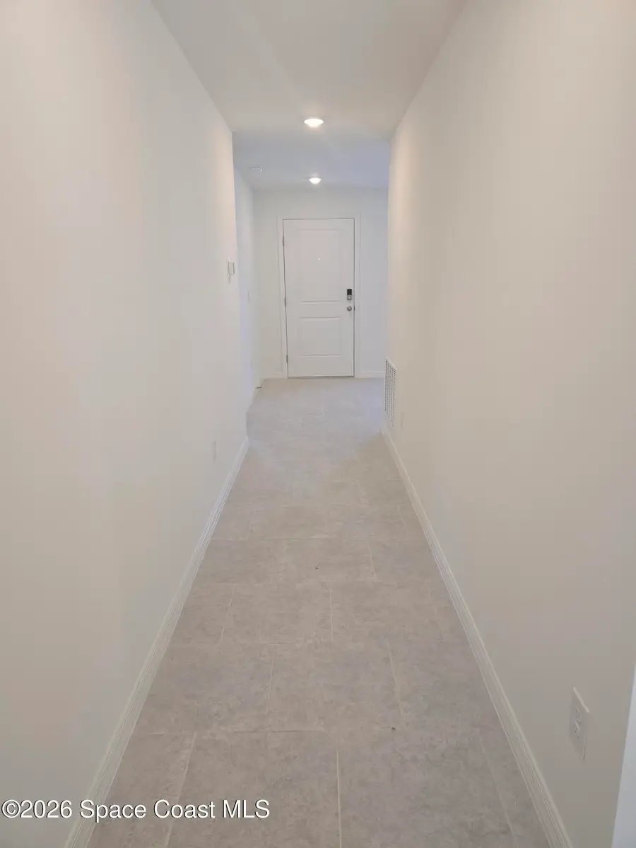 941 SW Richmond Circle Sw, Palm Bay, FL 32908 - Image #2