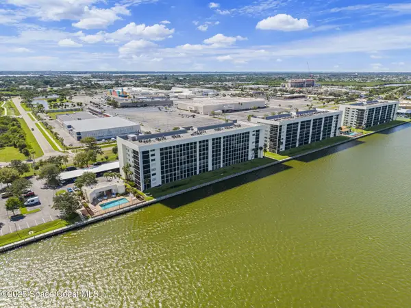 300 S Sykes Creek Parkway #204, Merritt Island, FL 32952