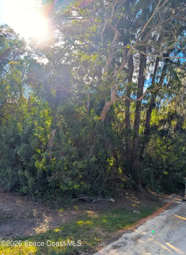 6195 6th Place, Vero Beach, FL 32968