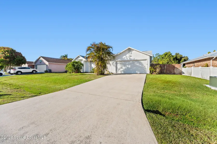 1567 Heartwellville Street Nw, Palm Bay, FL 32907 - Image #2