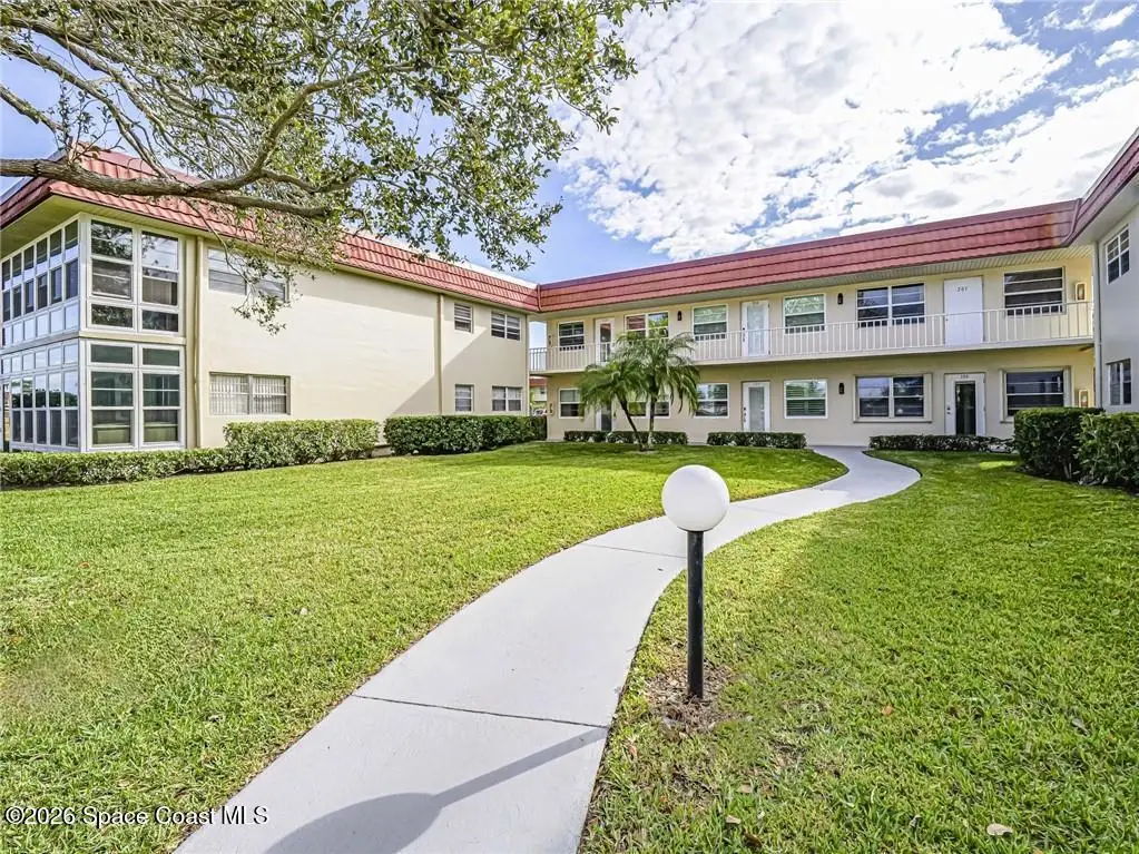 11 Vista Palm Lane #103, Vero Beach, FL 32962 - Image #1