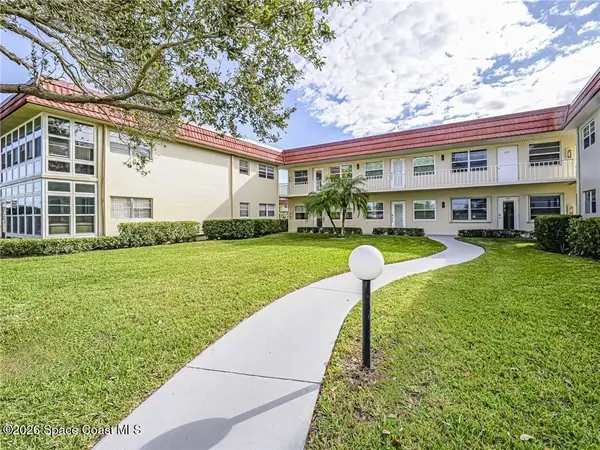11 Vista Palm Lane #203, Vero Beach, FL 32962