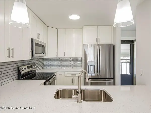 26 Plantation Drive #202, Vero Beach, FL 32966