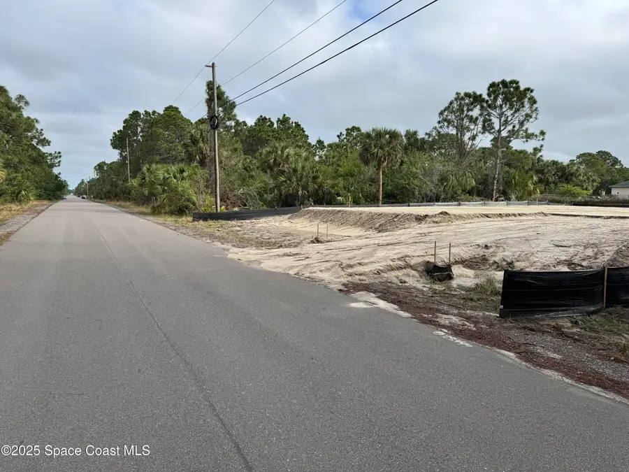 3395 SW Fitzpatrick Avenue Sw, Palm Bay, FL 32908 - #3