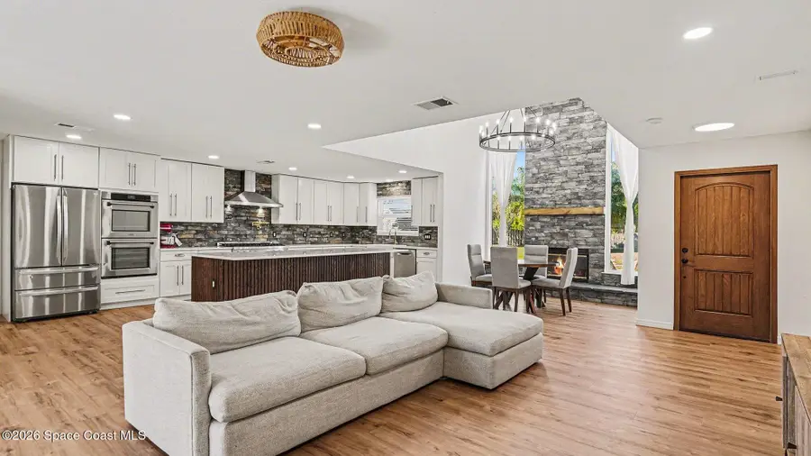 1315 Coventry Circle, Melbourne, FL 32904 - Image #2