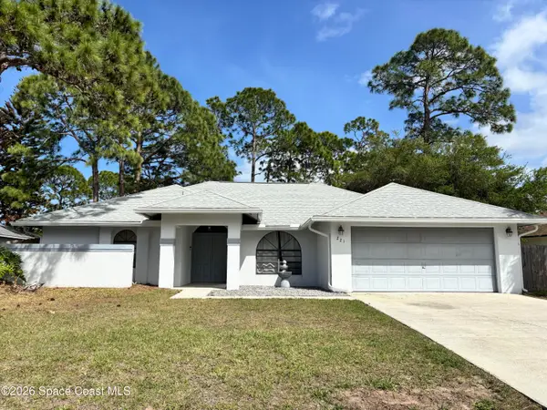 221 Seahorse Circle Se, Palm Bay, FL 32909