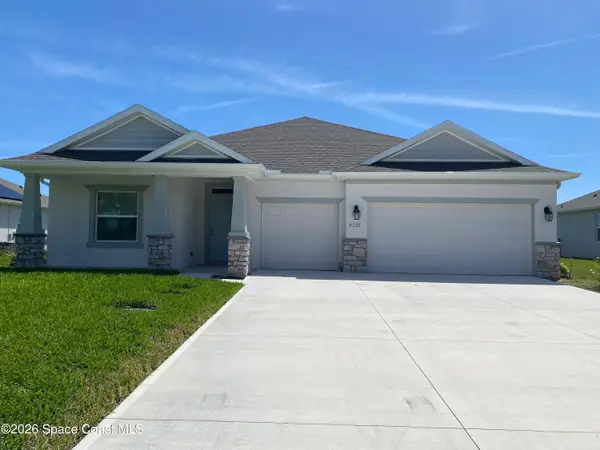 8231 Laguna Circle, Micco, FL 32976