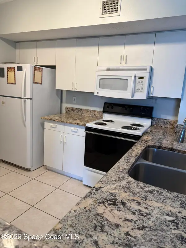 1550 S 42nd Circle #202, Vero Beach, FL 32967