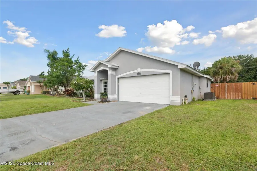 897 Hunters Creek Drive, Melbourne, FL 32904 - #2