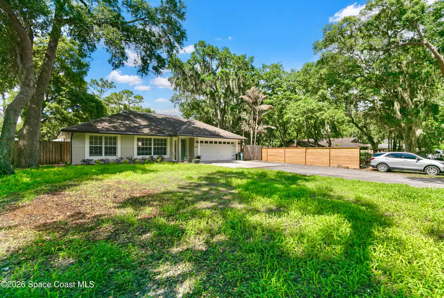 142 E 11th Street, Chuluota, FL 32766 - #2