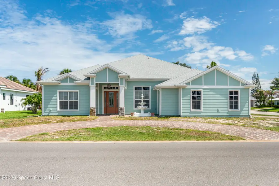 605 N Shannon Avenue, Indialantic, FL 32903 - #3