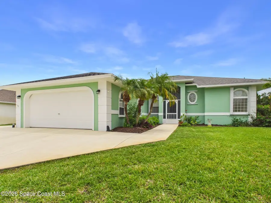 865 George Street, Sebastian, FL 32958 - #2