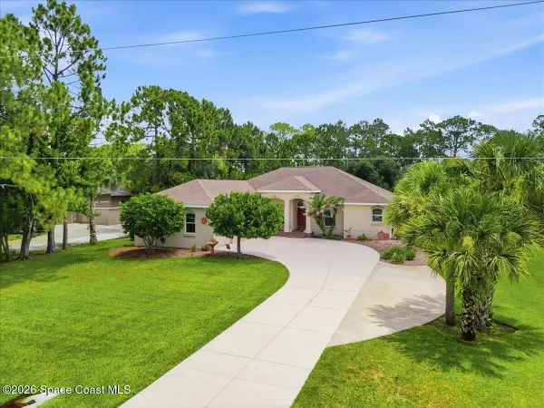 3095 Fawn Lake Boulevard, Mims, FL 32754