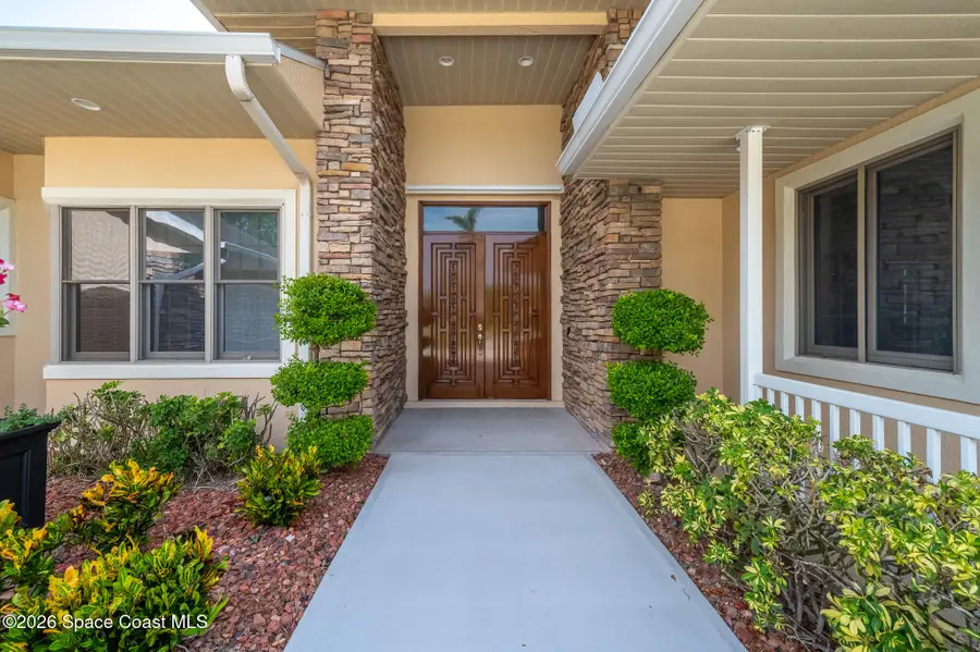 3706 Secluded Oak Court, Melbourne, FL 32934 - #3