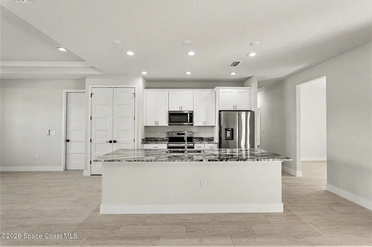 1121 Pluto Street Se, Palm Bay, FL 32909 - #1