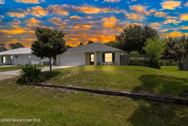 8216 100th Court, Vero Beach, FL 32967