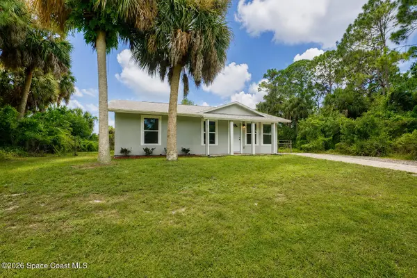 1076 Ivanhoe Street Nw, Palm Bay, FL 32907