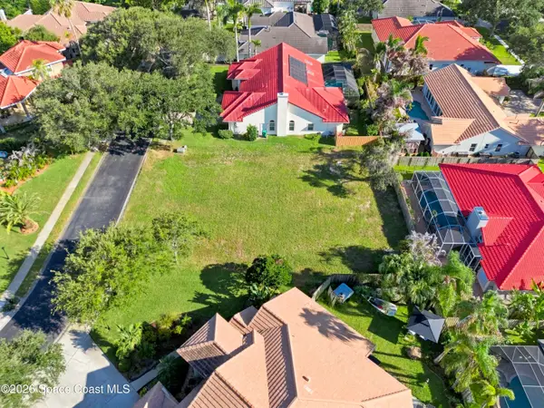565 Newport Drive, Indialantic, FL 32903