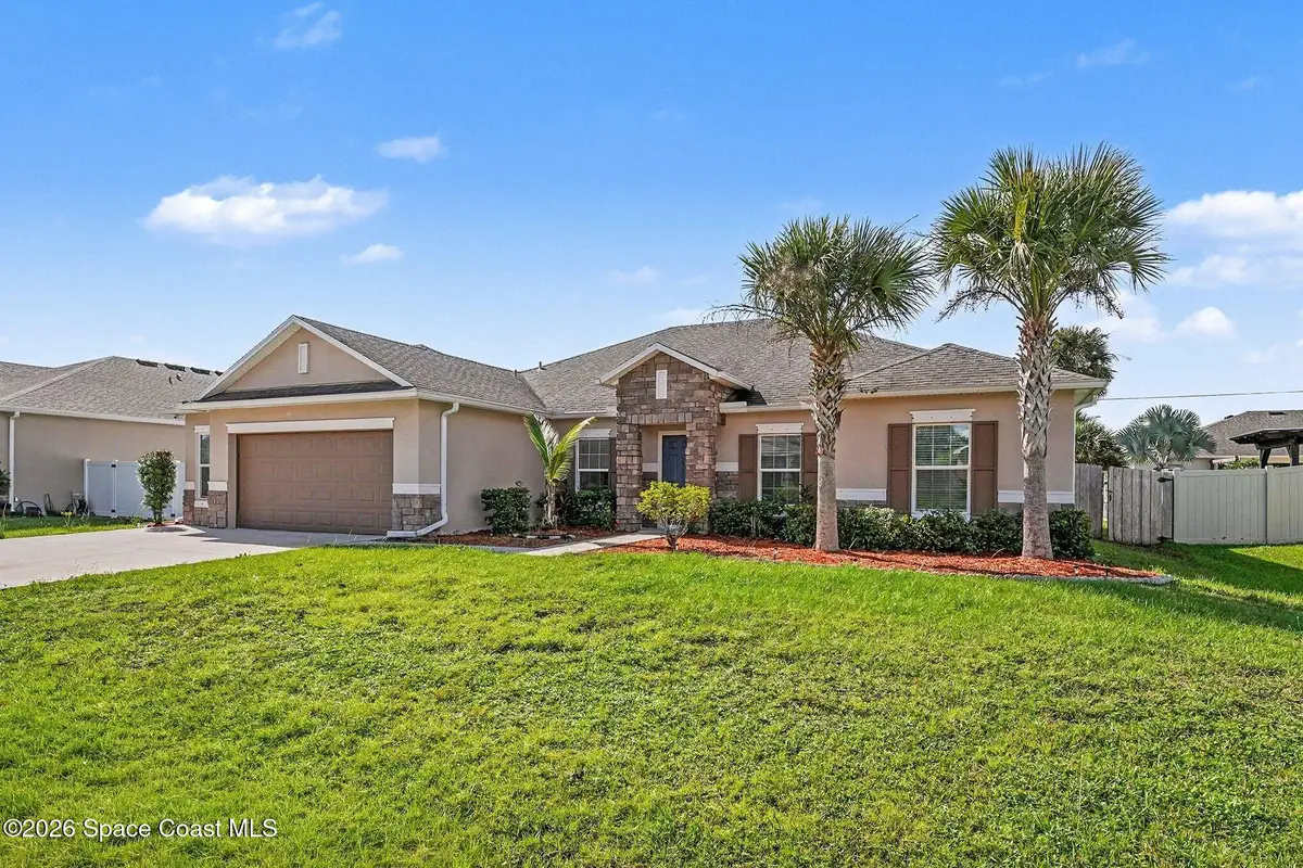 550 Dinner Street Ne, Palm Bay, FL 32907 - #1