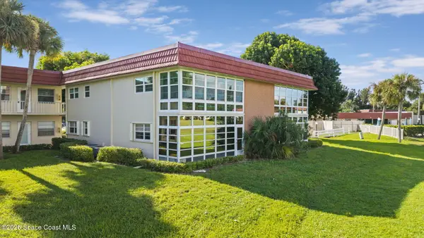 27 Pine Arbor Lane #106, Vero Beach, FL 32962