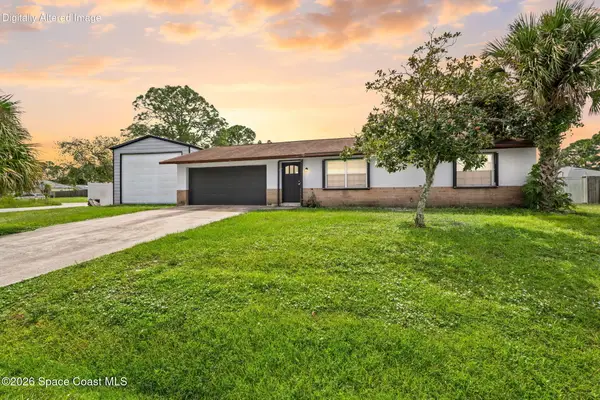 496 Brookedge Street Ne, Palm Bay, FL 32907