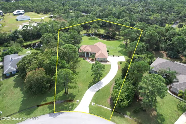 4572 Hunters Run Circle, Grant, FL 32949