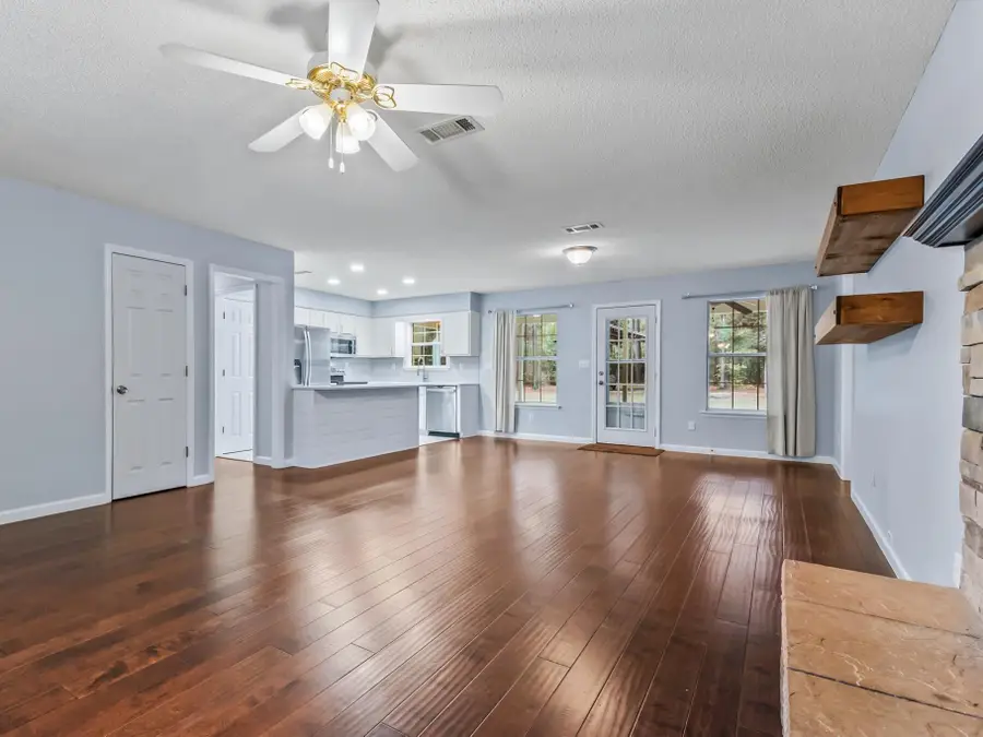 123 Wildwood Drive, Crawfordville, FL 32327 - Image #2