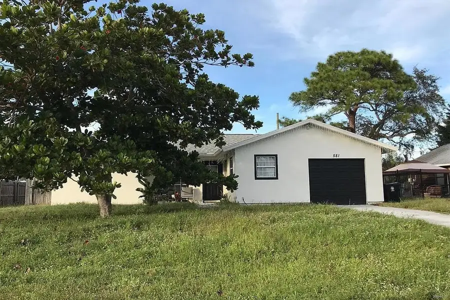 581 SE Crescent Avenue, Port Saint Lucie, FL 34984 - Image #2