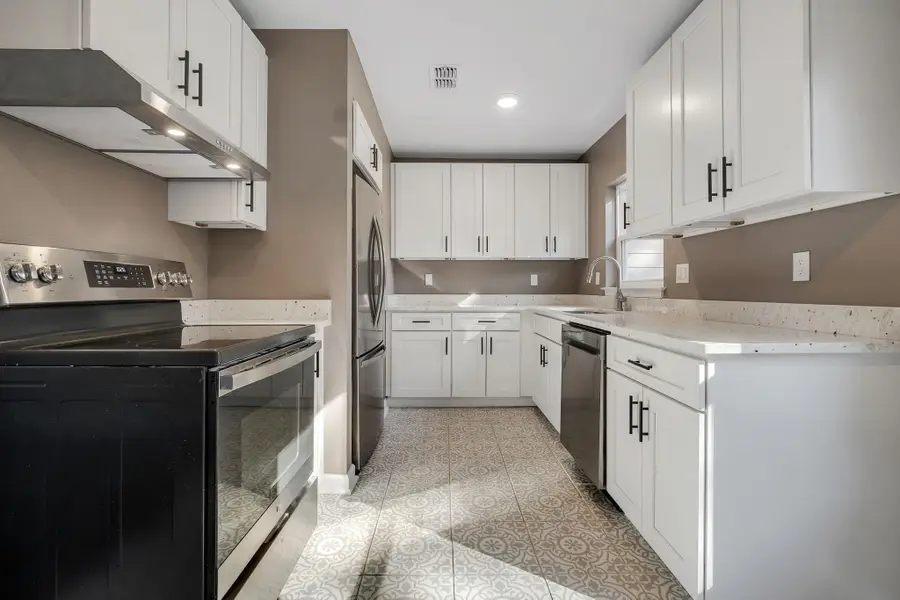 1925 Jackson Bluff Road, Tallahassee, FL 32304 - Image #2