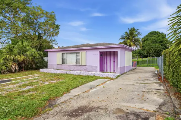 2043 NW 8th Street, Other Florida, FL 33069