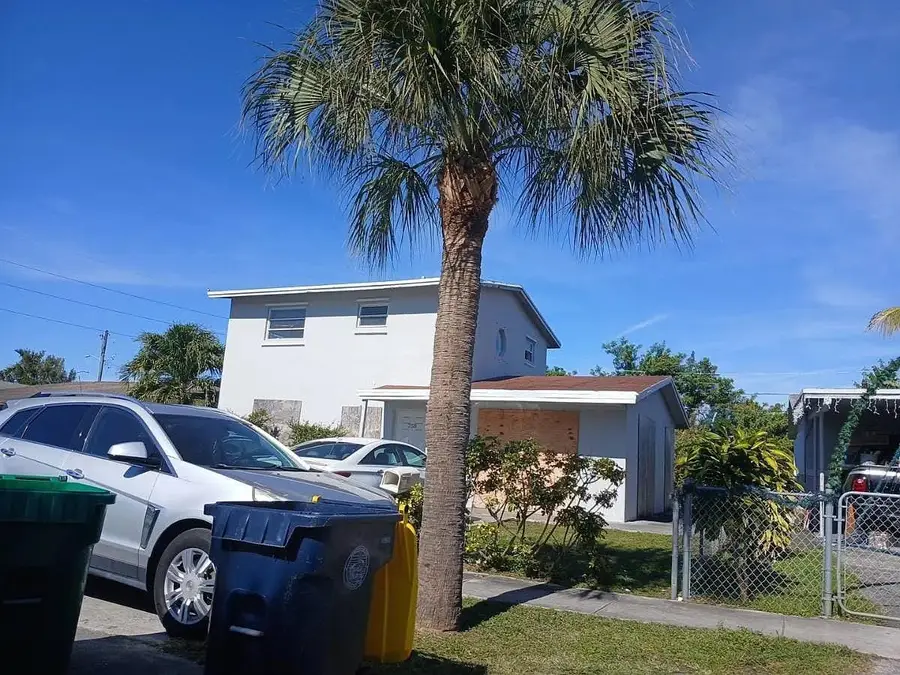 758 SW 3rd Place, Dania Beach, FL 33004 - Image #2