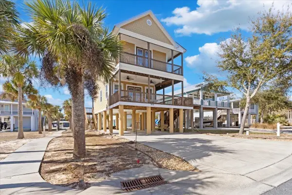 1259 NE Rivers Bend Way, Steinhatchee, FL 32359