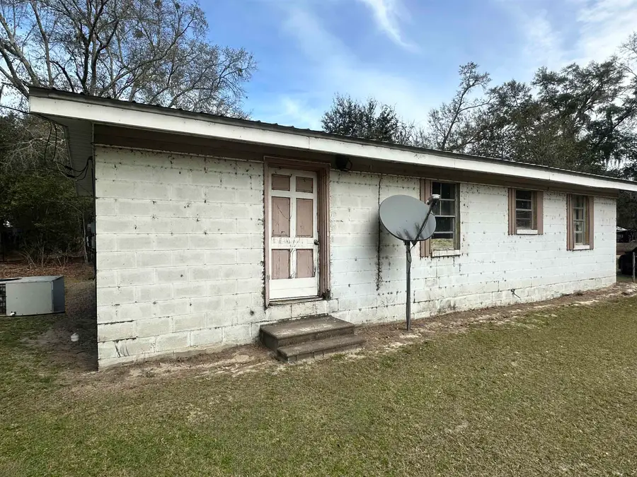 5690 Sunlight Road, Malone, FL 32445 - #2