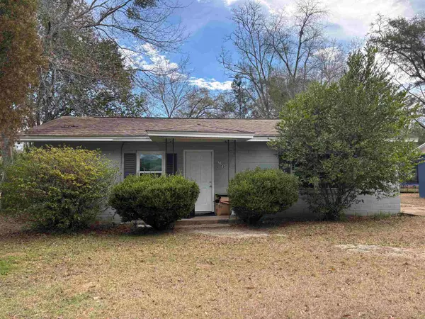 733 S Shelfer Street, Quincy, FL 32351