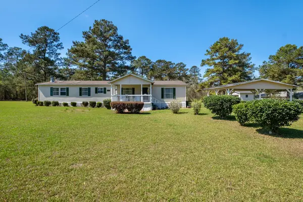 37 Whispering Pines Lane, Quincy, FL 32351