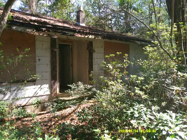 7091 Thomasville Road, Tallahassee, FL 32312