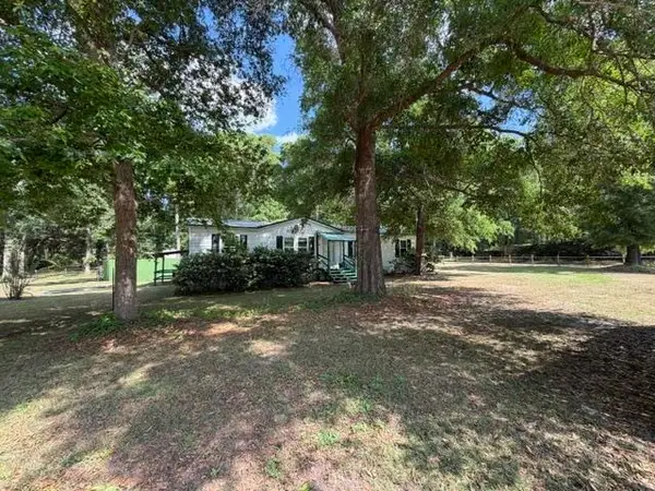 1045 Back Forest Lane, Tallahassee, FL 32305