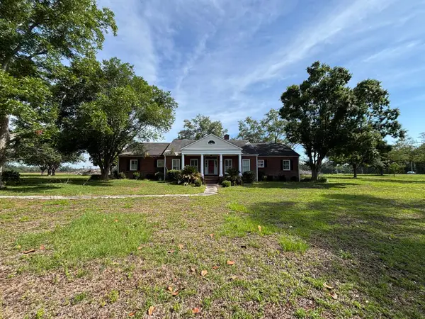 855 NE Delphinium Drive, Lee, FL 32340