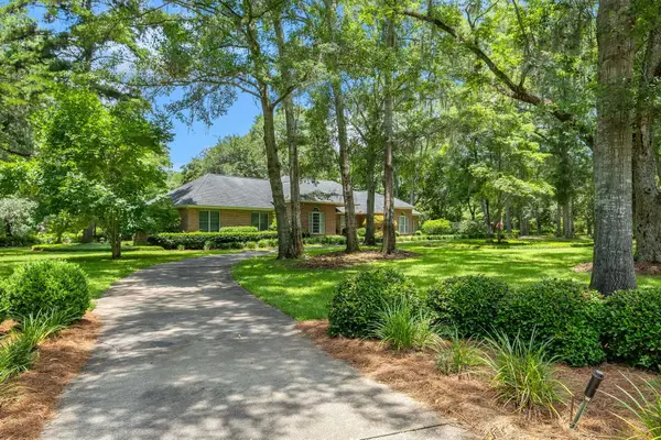 200 W Rosehill Drive, Tallahassee, FL 32312