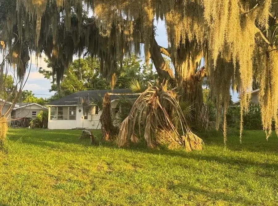 110 S Winona Avenue, Winter Haven Auburndale, FL 33850 - #3