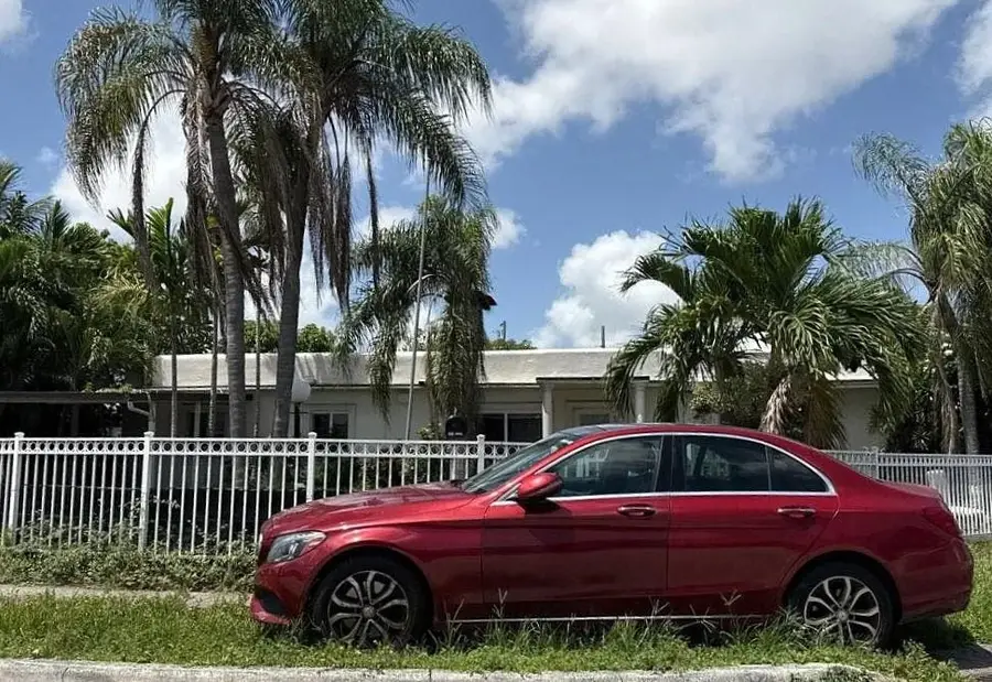 660 E 10th Place, Hialeah, FL 33010 - #3