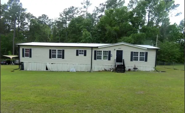 99 Reeves Drive, Midway, FL 32343