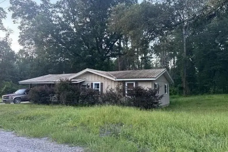 891 Pelham Avenue, Graceville, FL 32440 - #2