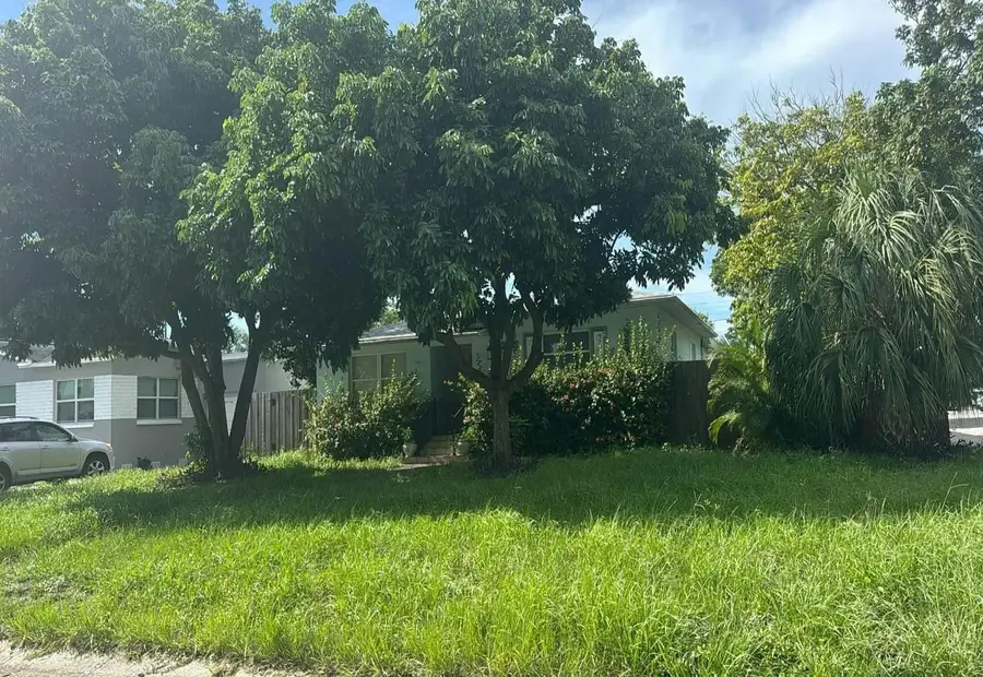 2827 N 29th Avenue, Saint Petersburg, FL 33713 - #2