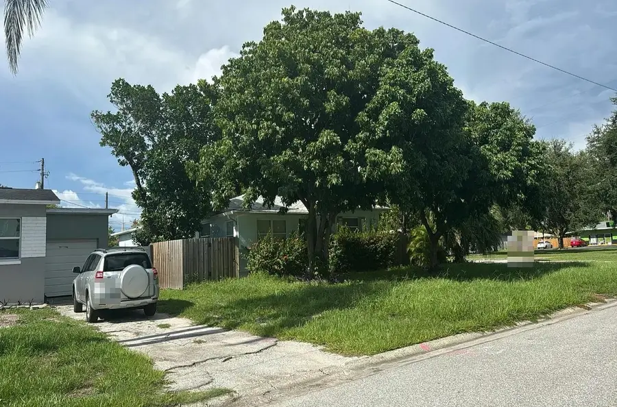 2827 N 29th Avenue, Saint Petersburg, FL 33713 - #3