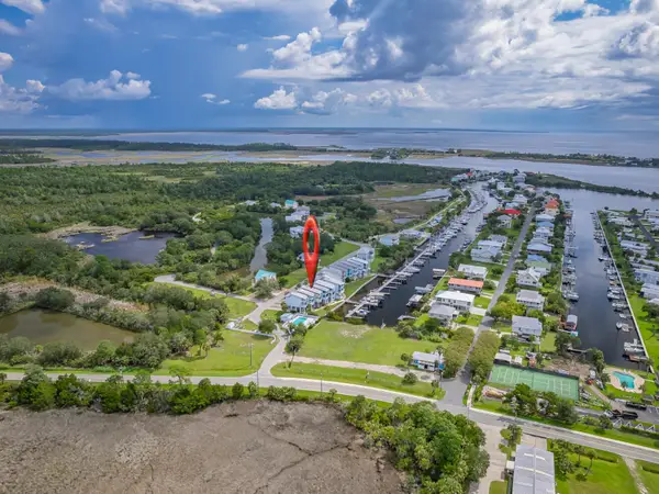 19 Harbour Point Drive, Crawfordville, FL 32327